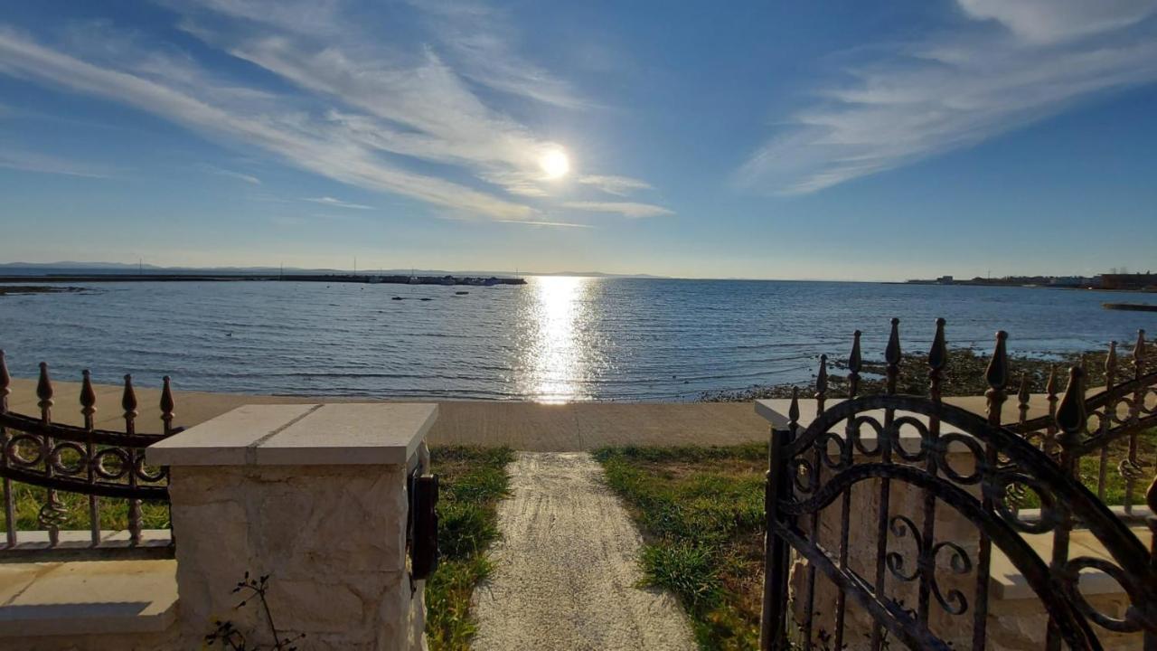 Apartments Hrestak Привлака Екстериор снимка