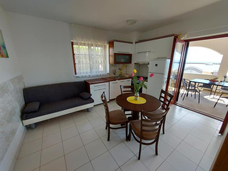 Apartments Hrestak Привлака Екстериор снимка