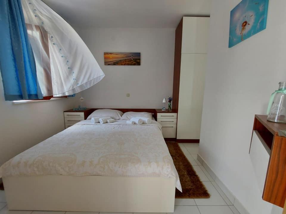 Apartments Hrestak Привлака Екстериор снимка