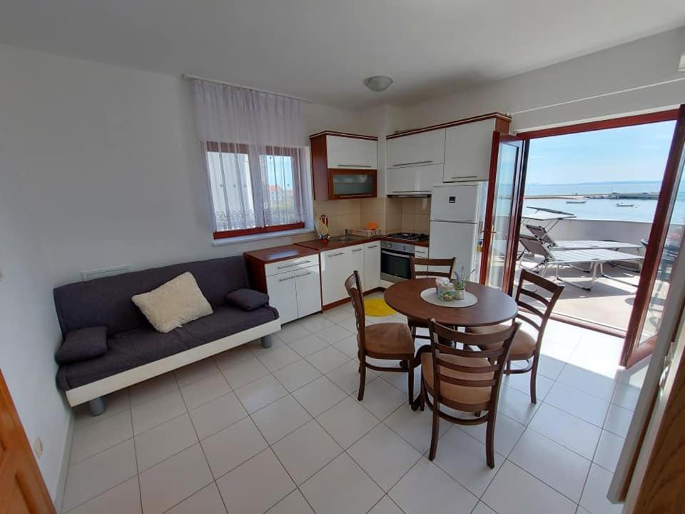 Apartments Hrestak Привлака Екстериор снимка
